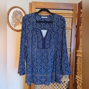 Daniel Rainn Black and Blue Patterned Blouse